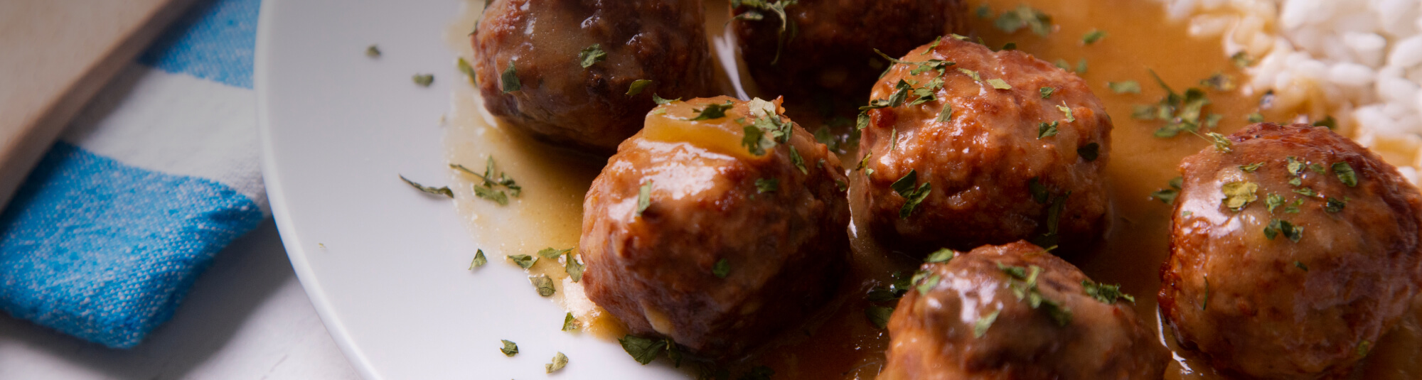 Albóndigas Vegetales con Salsa Española Vegetal y Puré de Patata