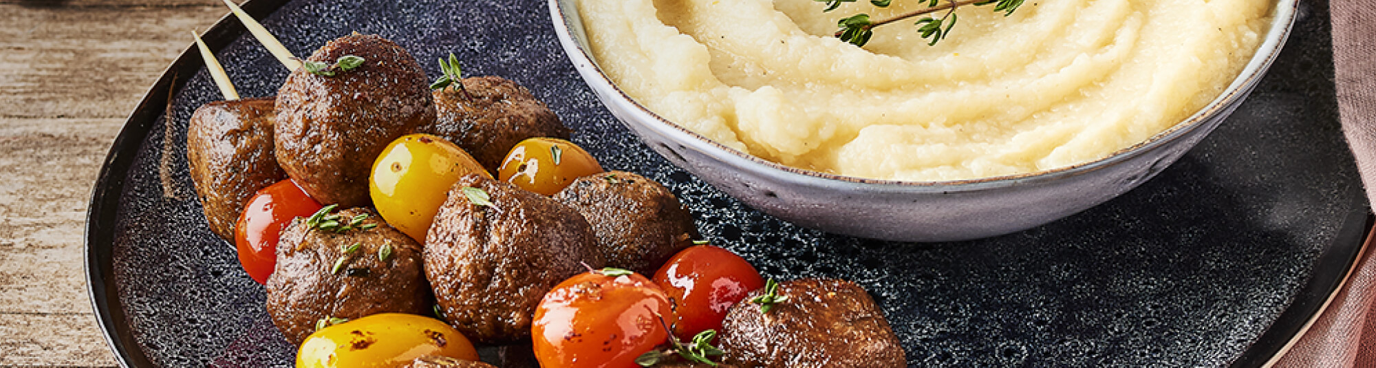 Brochetas de Verduras y Albóndigas Vegetales con Puré de Manzana y Apio&nbsp;&nbsp;