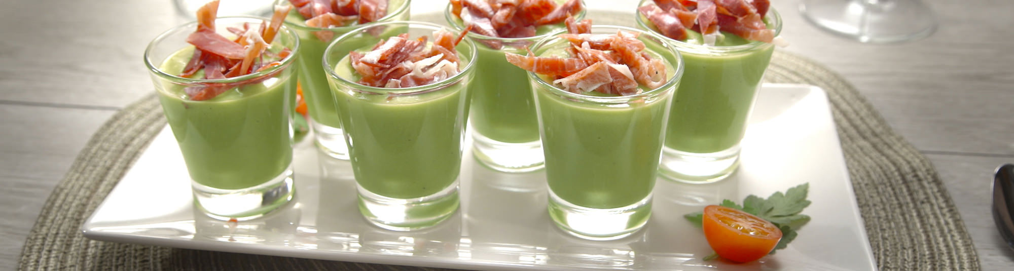 Receta de crema de guisantes con jamón ibérico