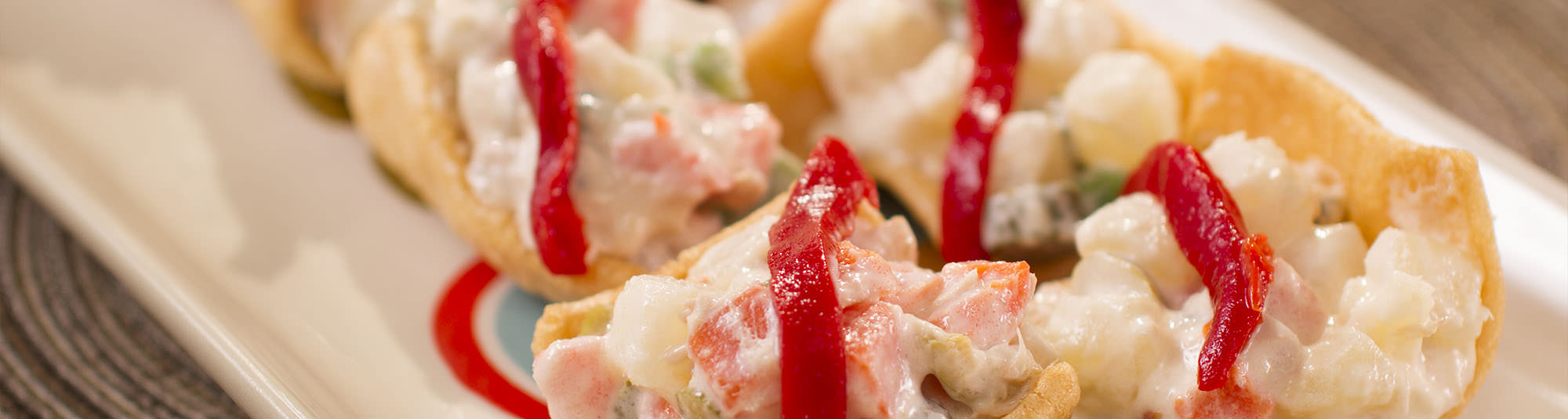 Receta de ensaladilla rusa en corteza con pimiento del piquillo