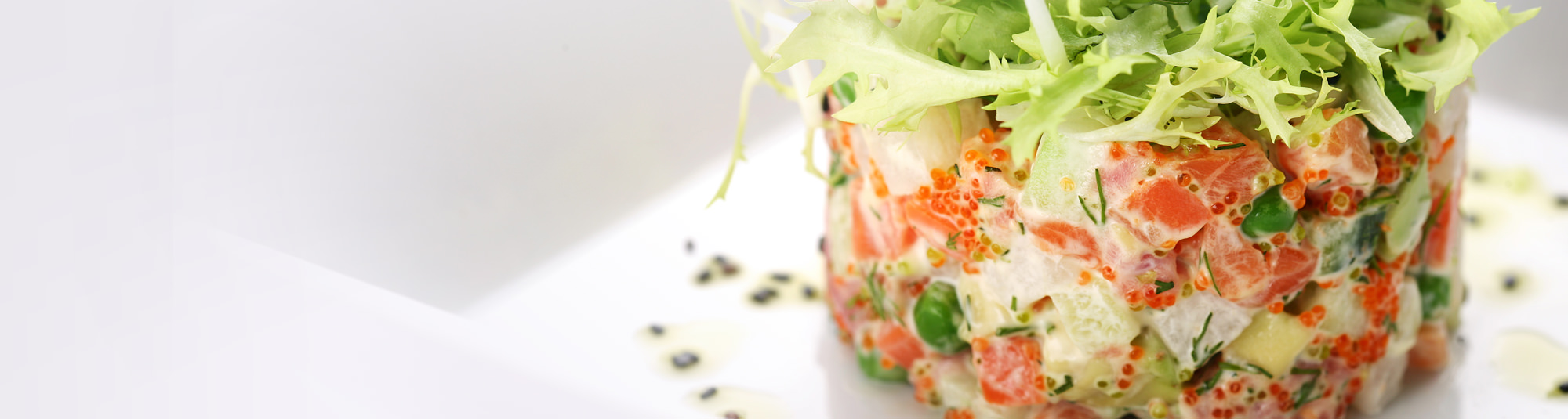 Receta de ensaladilla de salmón ahumado con aguacate