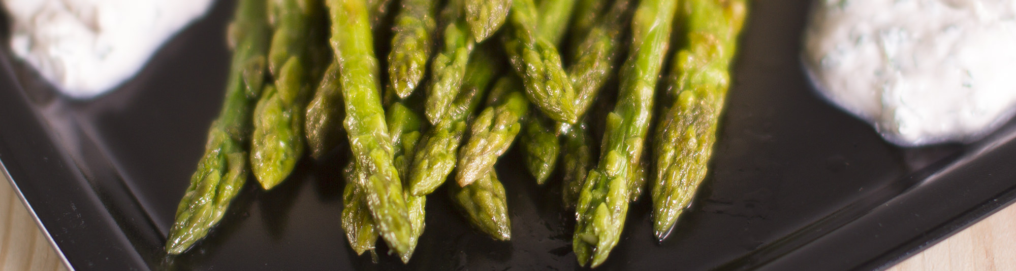 Receta de Espárragos Trigueros con Crema de Hierbas