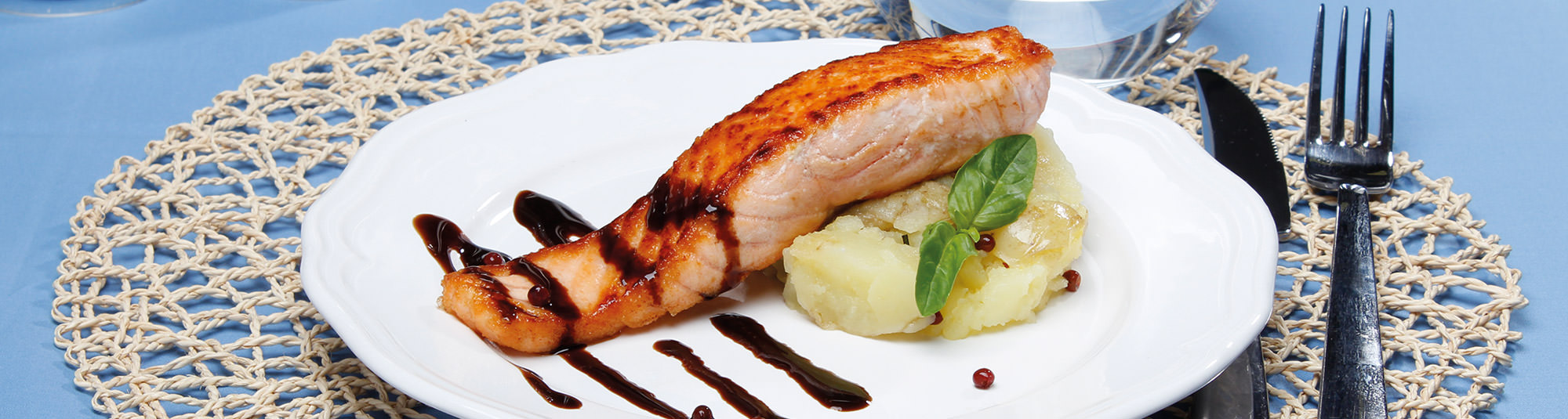 Salmón a la Plancha con Puré de Patatas