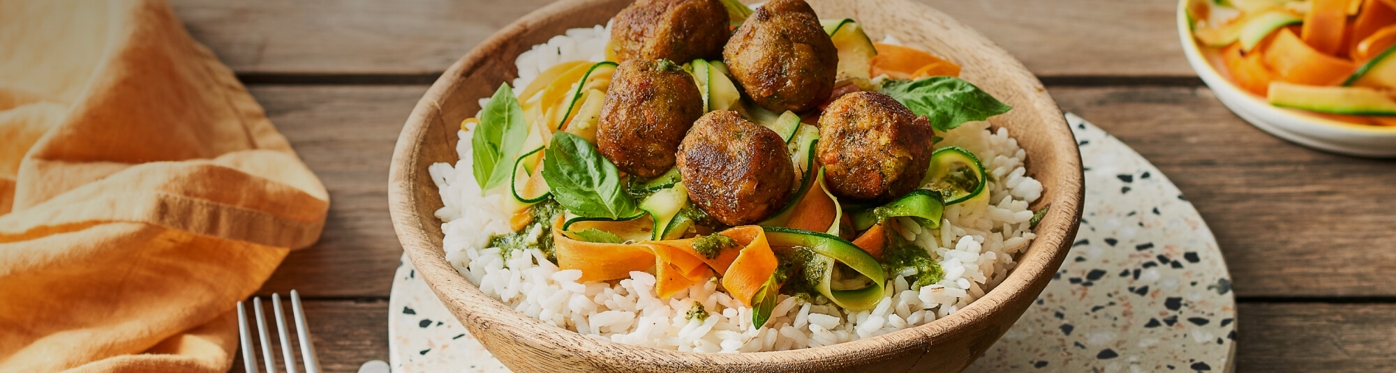 Tallarines de Verduras con Arroz y Falafel